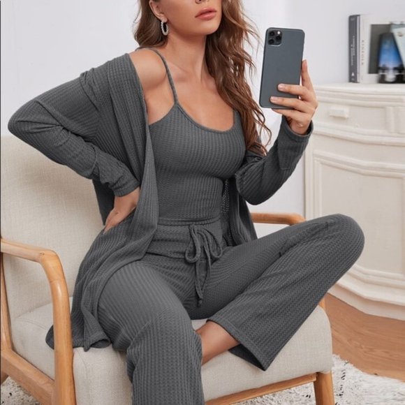 THREE  PIECE LOUNGE SET - Picture 5 of 5